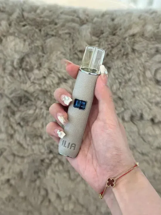 ILIA皮革主機 灰色